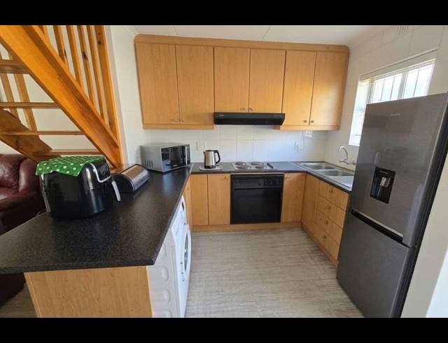 3 BEDROOM TOWNHOUSE FOR SALE IN SOMERSET RIDGE